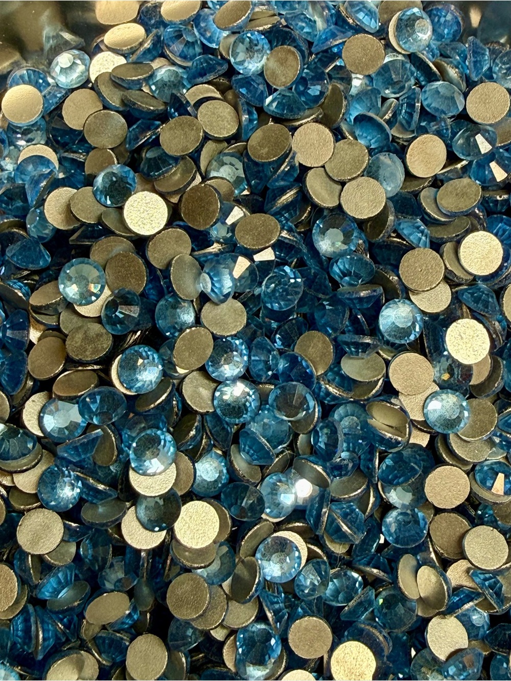 Light Sapphire Flatback Rhinestones SS20